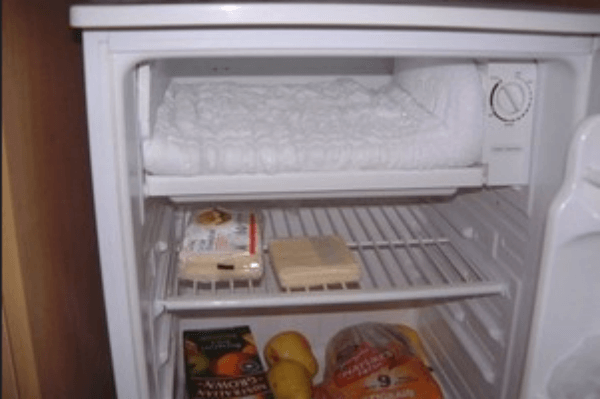 xử lí tủ lạnh bị đóng tuyết